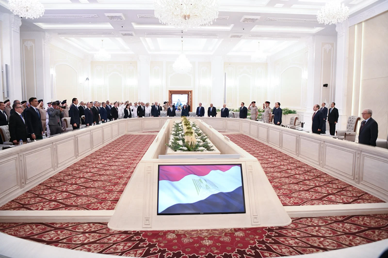 President El-Sisi and participants during the expanded meeting