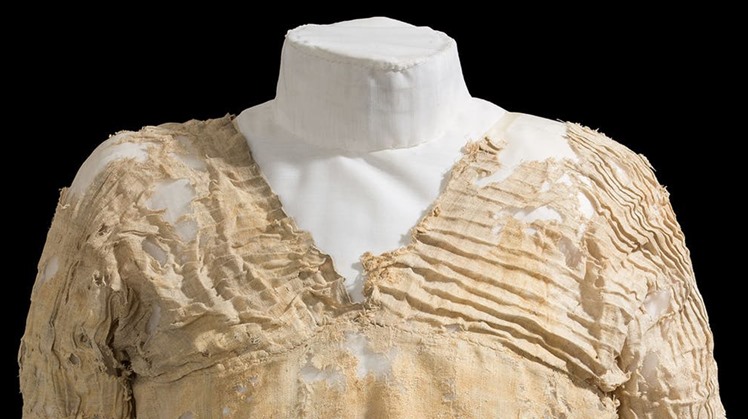 Linen dress found in an Egyptian tomb dates back more than 5,000 years ...