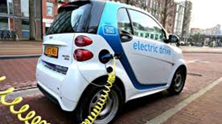 Egypt's National Authority for Military Production signed on Tuesday an MoU with SSE and Marathon International Limited to build a factory that manufactures electric vehicle charging stations, and recycles batteries.