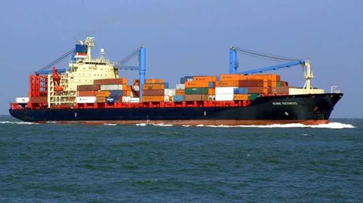 Egypt's statistics agency CAPMAS announced that trade deficit declined 18.9 percent during July 2019, recording $4.21 billion, compared to $5.18 billion in the same month of 2018.
