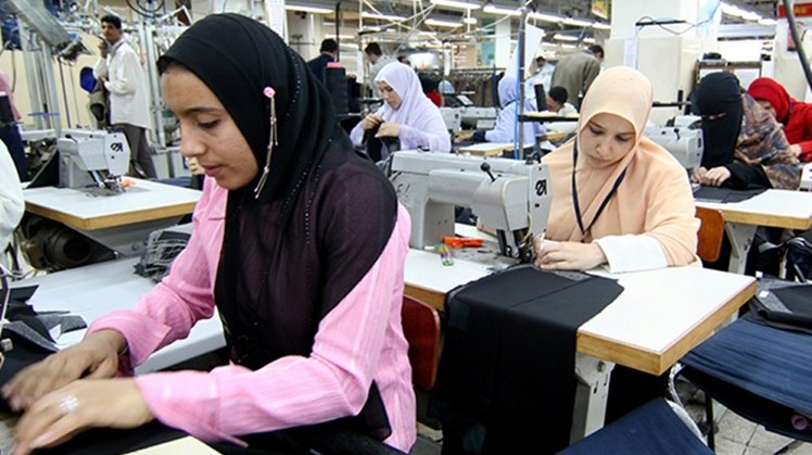 Egypt's Minister of Manpower Mohamed Saffan said that the major national projects contributed to reducing the unemployment rate to an average of 7.8 percent in the third quarter of 2019, compared with 13.2 percent during the first quarter of 2013.

