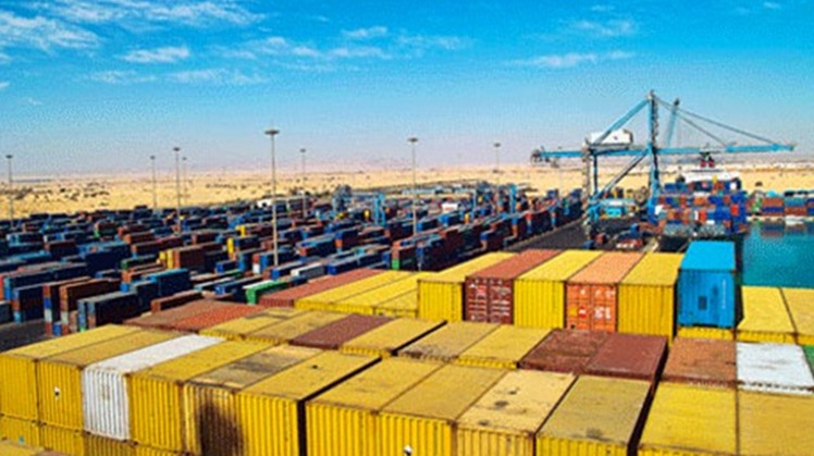  The Ein Sokhna port, an affiliate of the Suez Canal Economic Zone (SCZone), has received a Dutch ship carrying 8 winches to be used in the handling of containers in the second basin terminal.