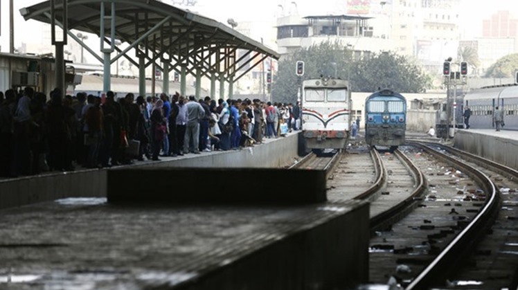 Egypt's Minister of Transport Kamel el Wazir said Tuesday 22 new railcars have reached Alexandria port as part of a deal to manufacture and supply 1300 new railway passenger wagons, the largest in the history of Egypt Railways.