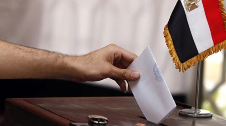 The Egyptian diplomatic mission in Geneva started Sunday receiving voting cards of nationals wishing to cast their polls in the senate elections back home via express mail.