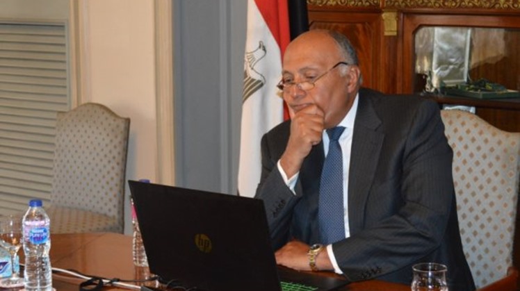 Egypt’s Foreign Minister Sameh Shoukry discussed with his French counterpart Jean-Yves Le Drian the latest developments in Libya, Palestine and Lebanon during a phone call.
