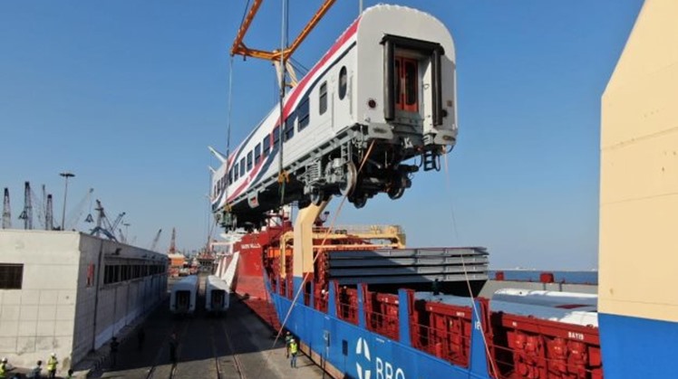 Egypt's Minister of Transport Kamel el-Wazir announced a new batch of 13 new Russian railway passenger vehicles arrived at Alexandria Port.