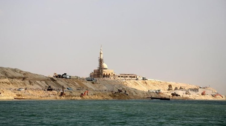 Egypt to raise Suez Canal's revenues by 5.6% in 21/22