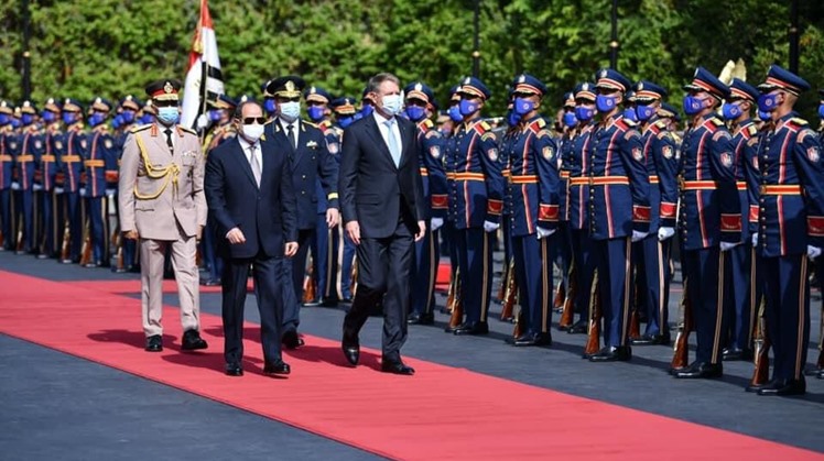 Sisi voices Egypt's keenness on boosting relations with Romani
