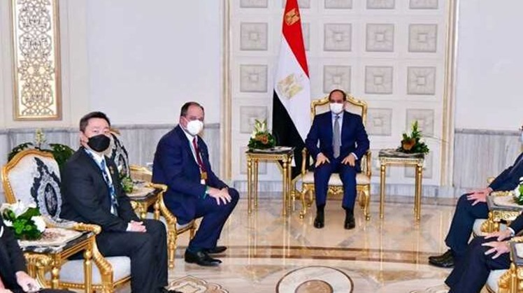 Sisi receives head of US Apache Corporation