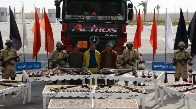 Egypt's Armed Forces foils arms smuggling attempt in Suez Canal