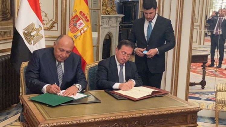 FMs Shoukry, Albares sign MoU for cooperation in diplomatic studies between Egyptian, Spanish institutes