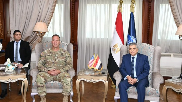 US CENTCOM Commander praises Egypt's vision for developing Suez Canal navigation