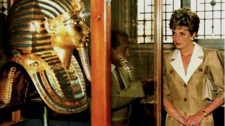 Princess Diana in the Egyptian Museum.. 30-year-old historical visit ...