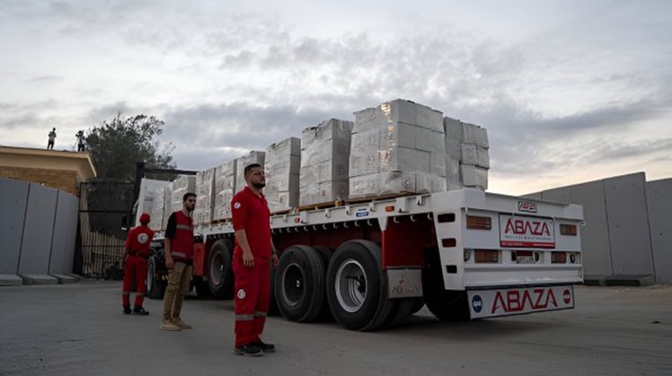 Egypt dispatches 32nd humanitarian aid convoy to besieged Gaza Strip