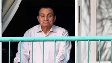 Egypt’s entities and activists have mourned former President Hosni Mubarak, Tuesday, describing his as one of Egypt’s Armed forces loyal men “who defended the country during October War, 1973”.